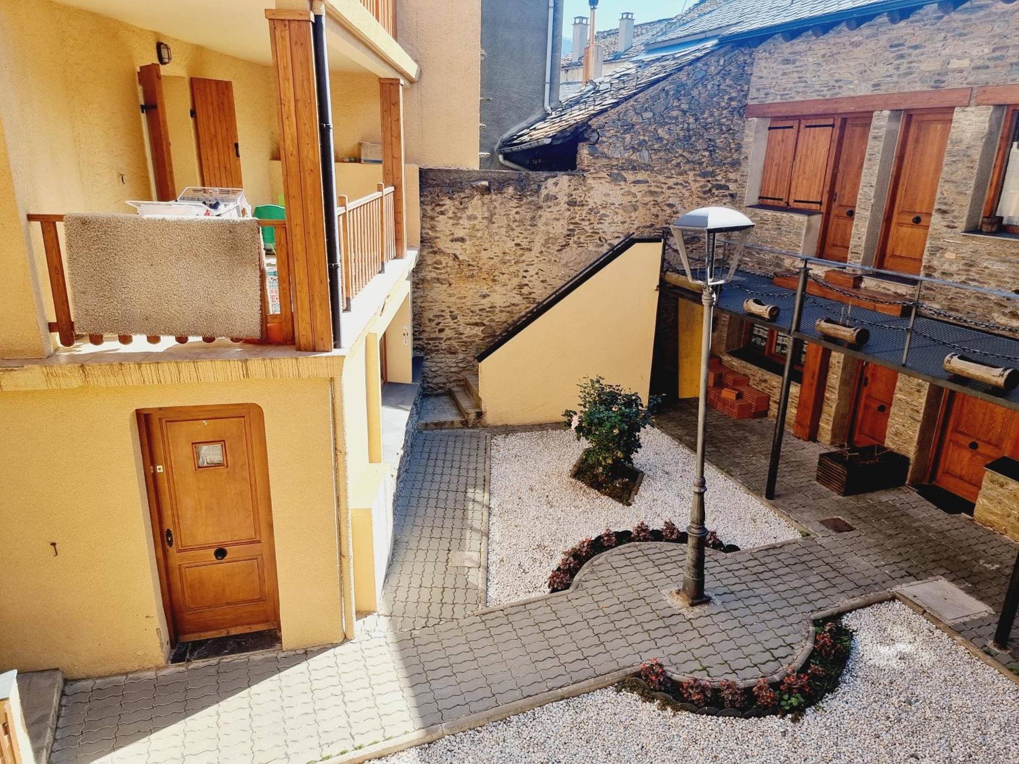 Apto Rustico En Osseja Apartment ภายนอก รูปภาพ